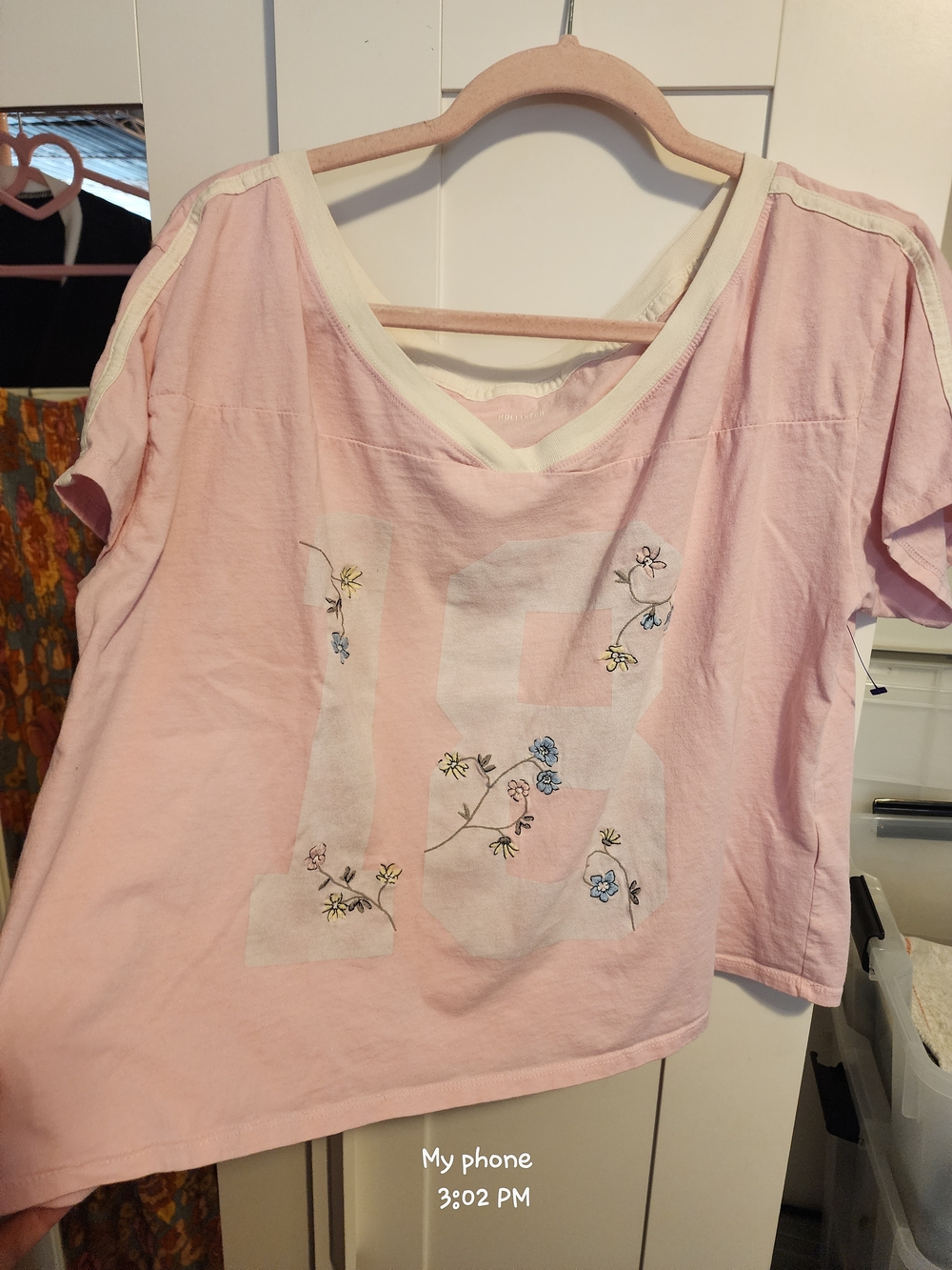 Hollister Light Pink Short Sleeve V-Neck Tee with Embroidered Floral Graphic